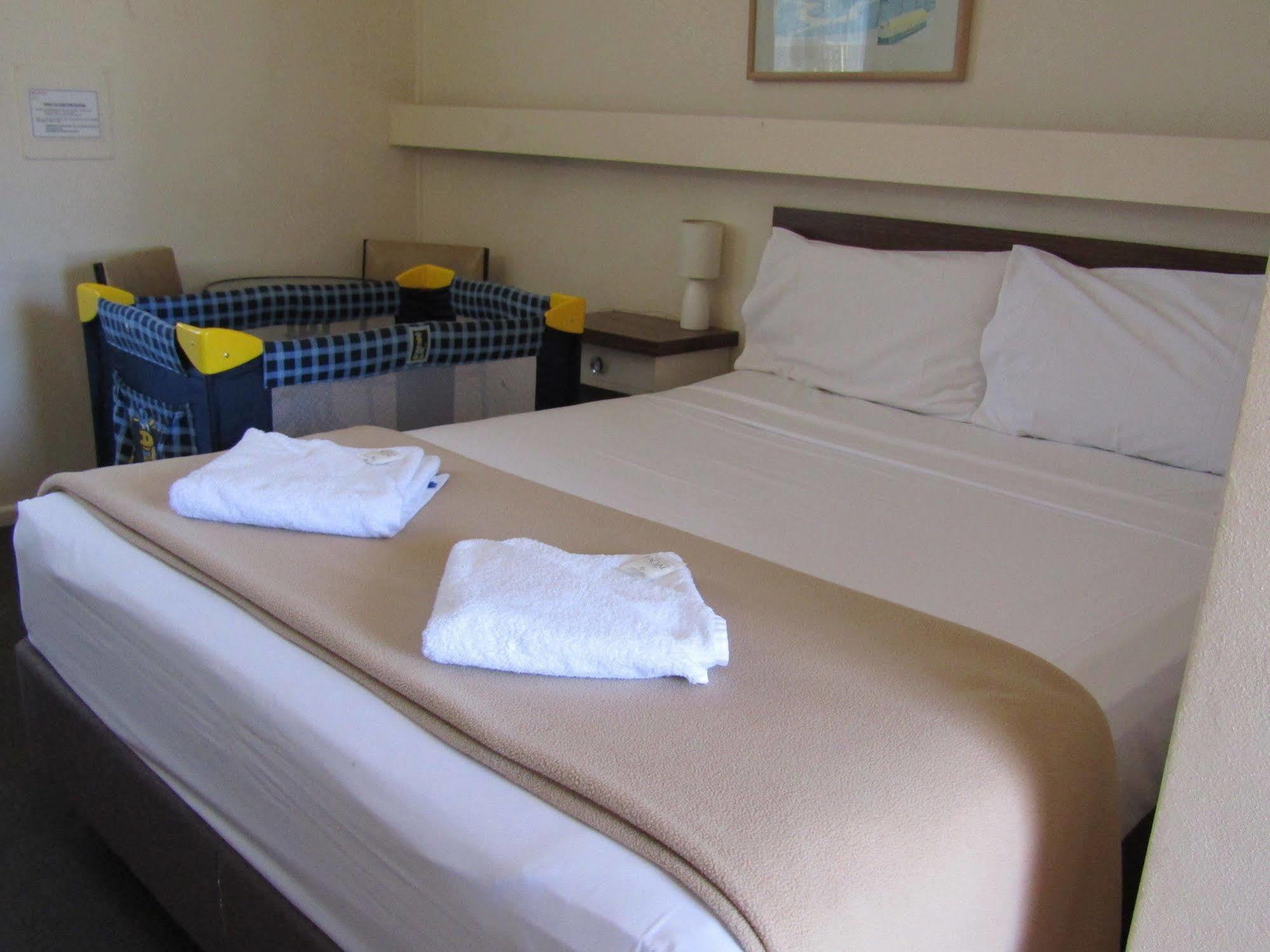 וודונגה Twin City Motor Inn מראה חיצוני תמונה